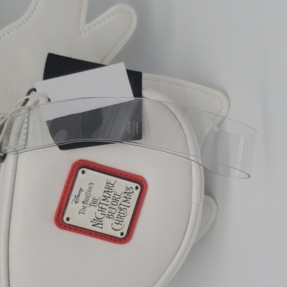 Loungefly NIGHTMARE BEFORE CHRISTMAS ZERO wristlet - Picture 4 of 5